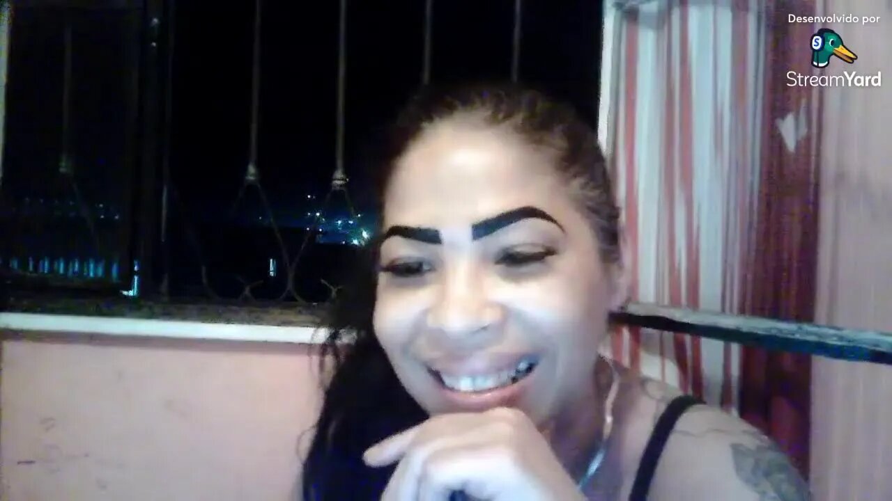 Rainha aqui só conheci uma kkk quem e tu na fila do pão?