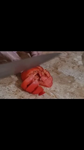 Exactly How To Chop Your tomato #TastyFoodieBites