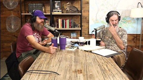 Jase's Embarrassing Toilet Paper Story, the Me-Centric Gospel, and Is It a Sin If ...? | Ep 276