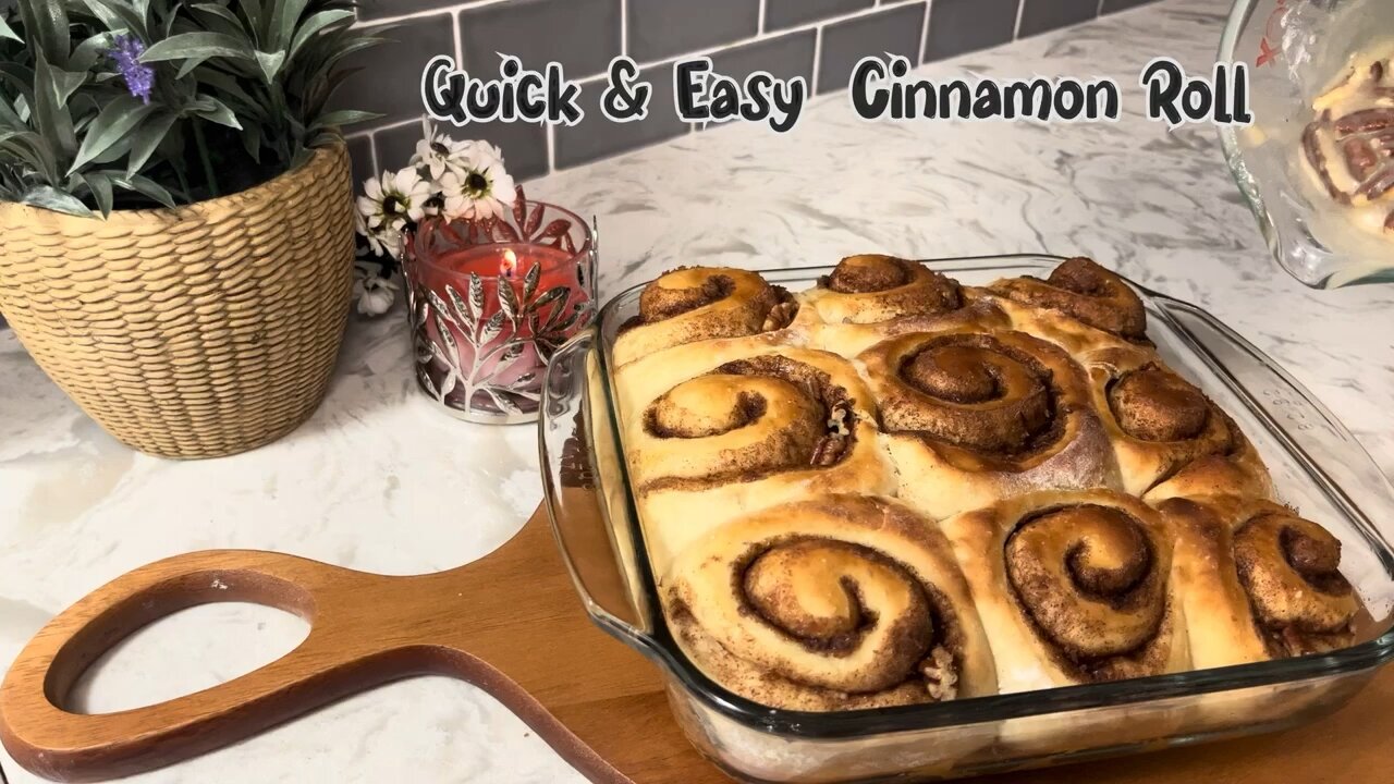 Cinnamon Roll Recipe | How to make the best Warm & Gooey Cinnamon Roll | Quick and Easy fall recipe