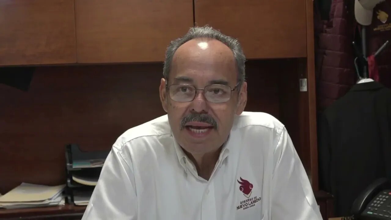 30 DE JUNIO FIRMA DE CONTRATOS director de Educación Municipal, Francisco Javier Altamirano