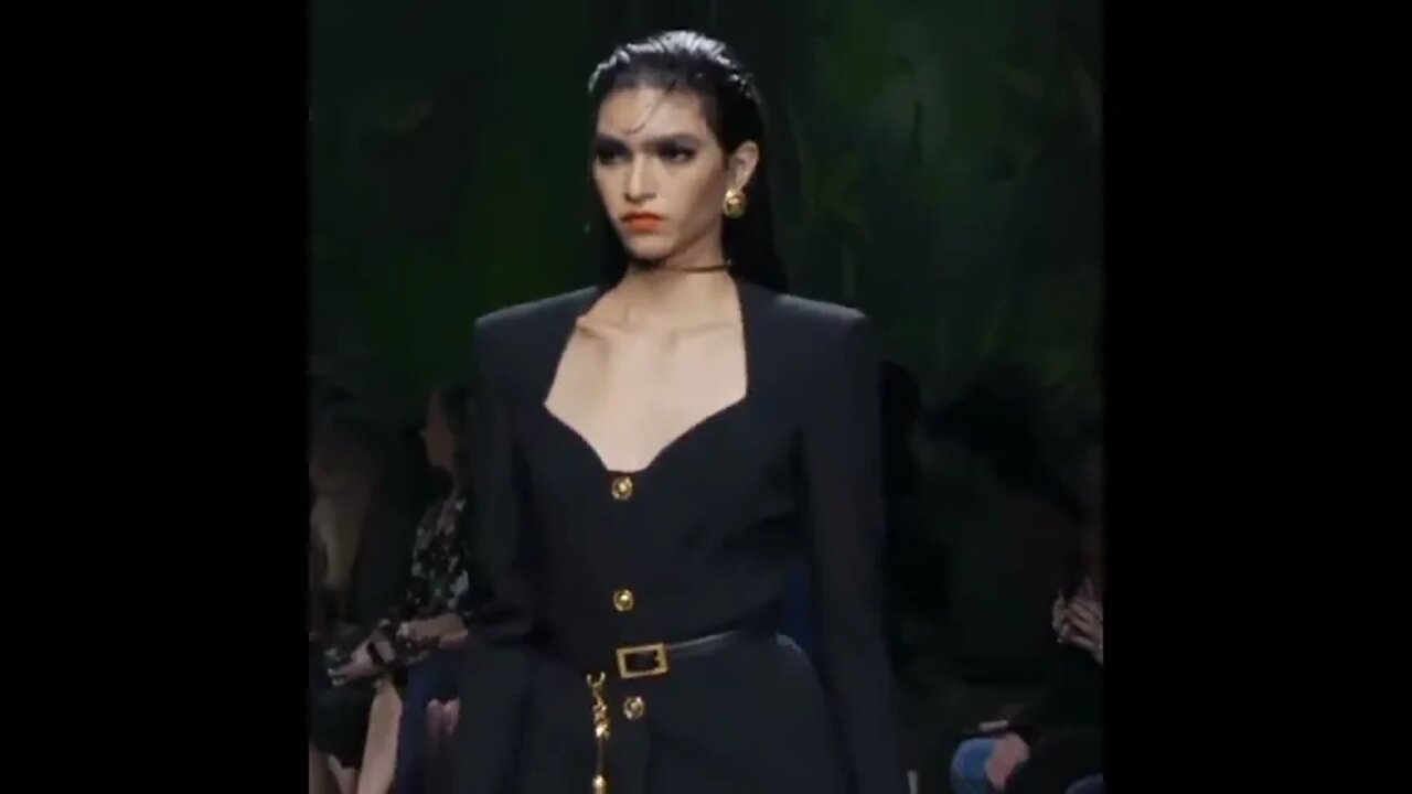 Anitapozzo in Versace Spring/Summer 2020 FashionShow