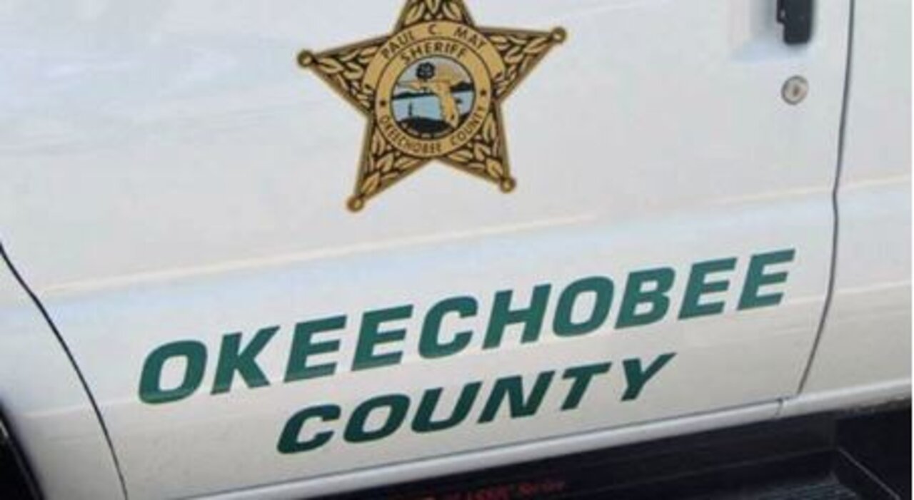 Deputies remove 9 skimmers from 8 gas pumps at Okeechobee County gas station