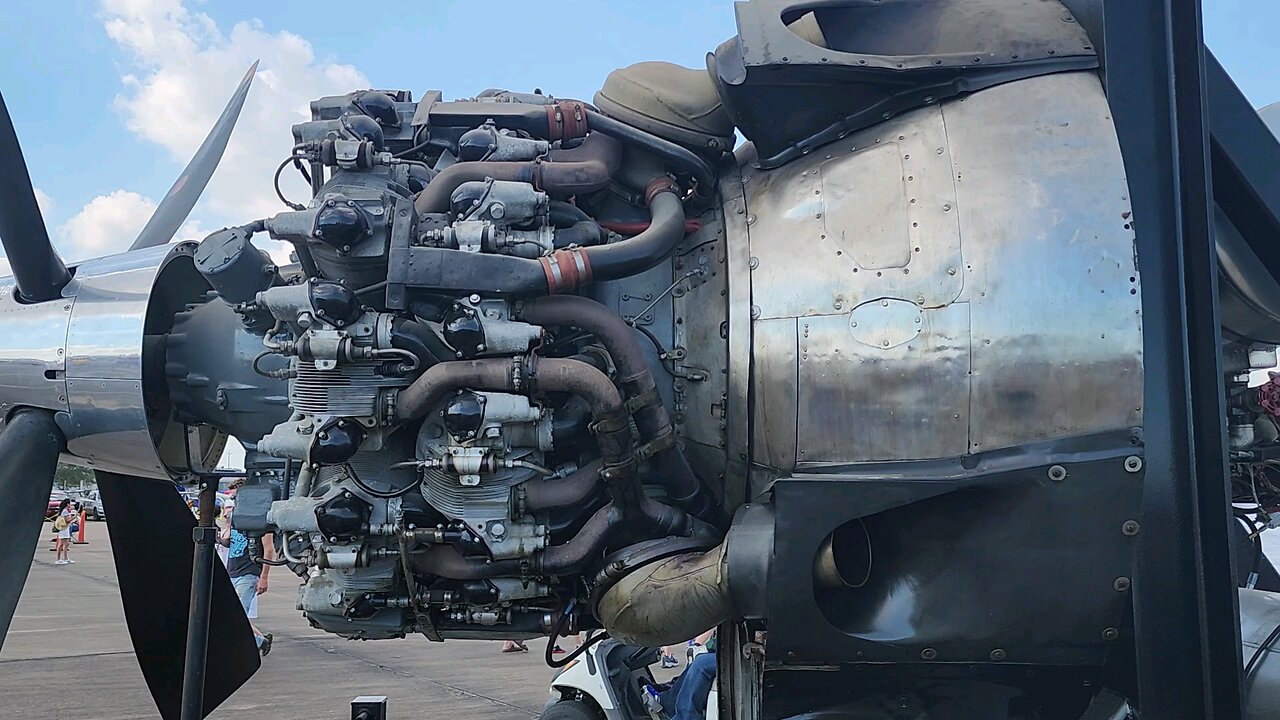 BIG ENGINE DOBLE WASP RADIAL