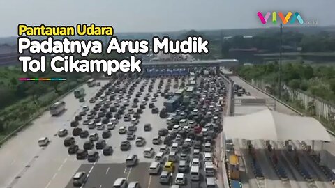 Rekaman Drone Penampakan One Way Tol Cikampek Utama, Padat Merayap