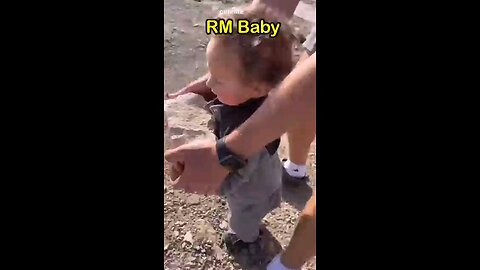 funny baby 😅😀😀
