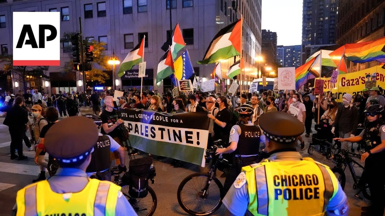 Thousands march in protest ahead of the DNC in Chicago