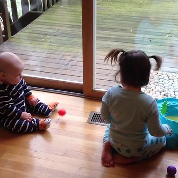 Hilarious Sibling Rivalry