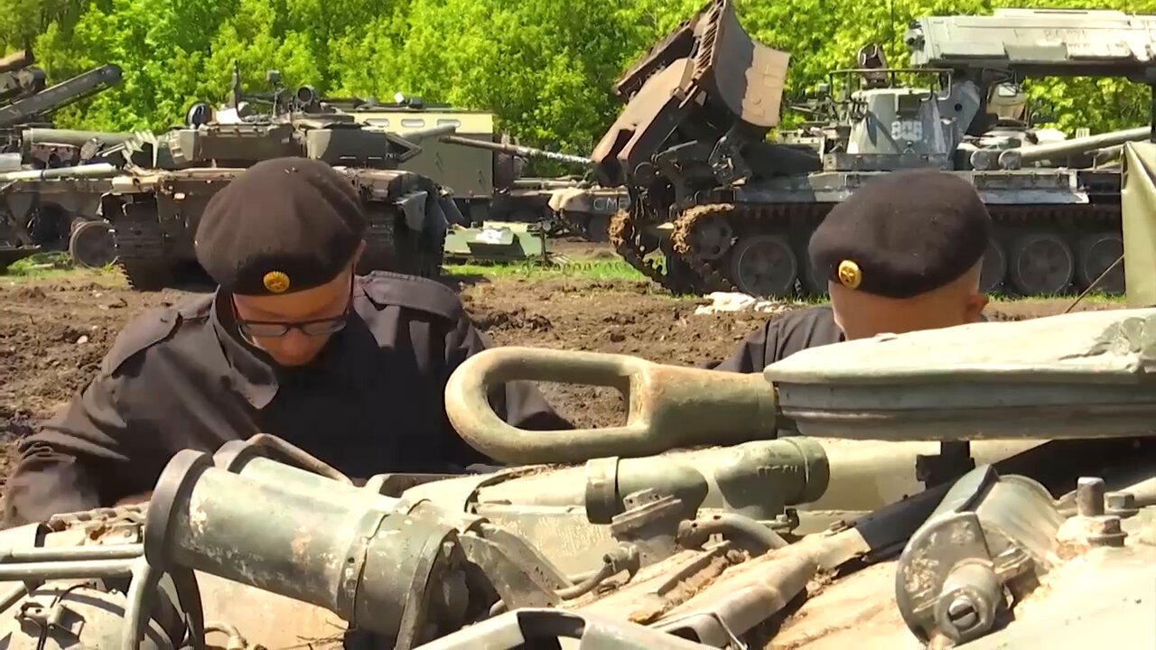 Russian field repair units doing their work