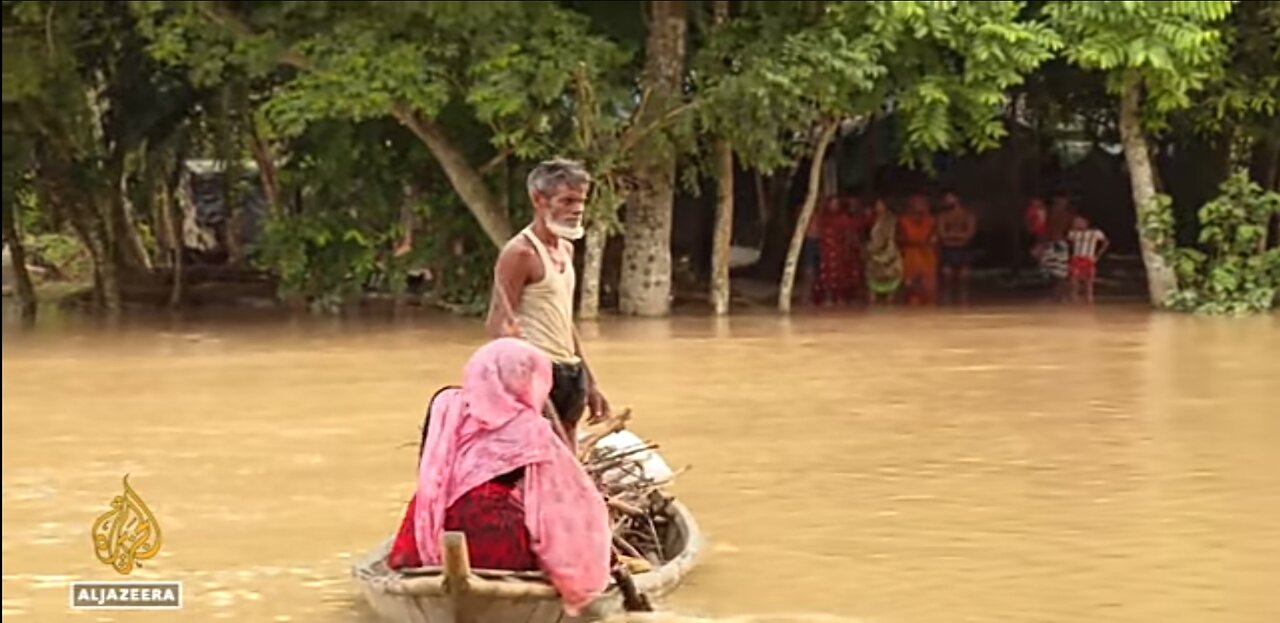 Northern Bangladesh floods : Altleast 8 killed and thousands left stranded