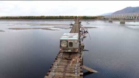 Avresti il coraggio di attraversare questo spaventoso ponte?