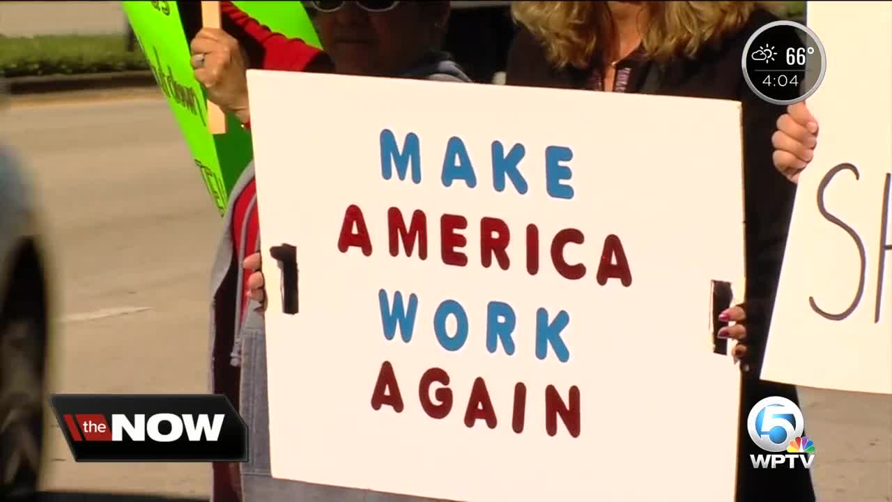 Federal workers in South Florida rally, calling for an end to the government shutdown