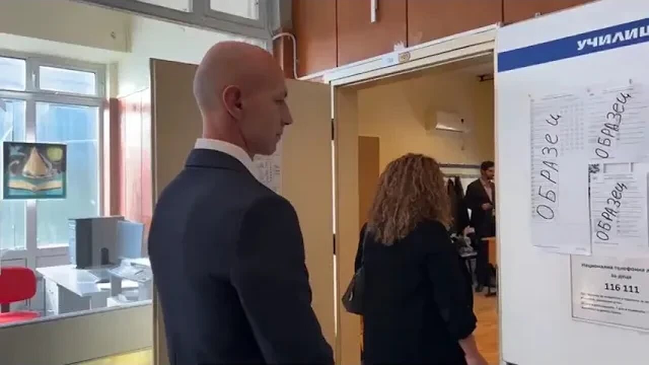 Коста Стоянов Гласува