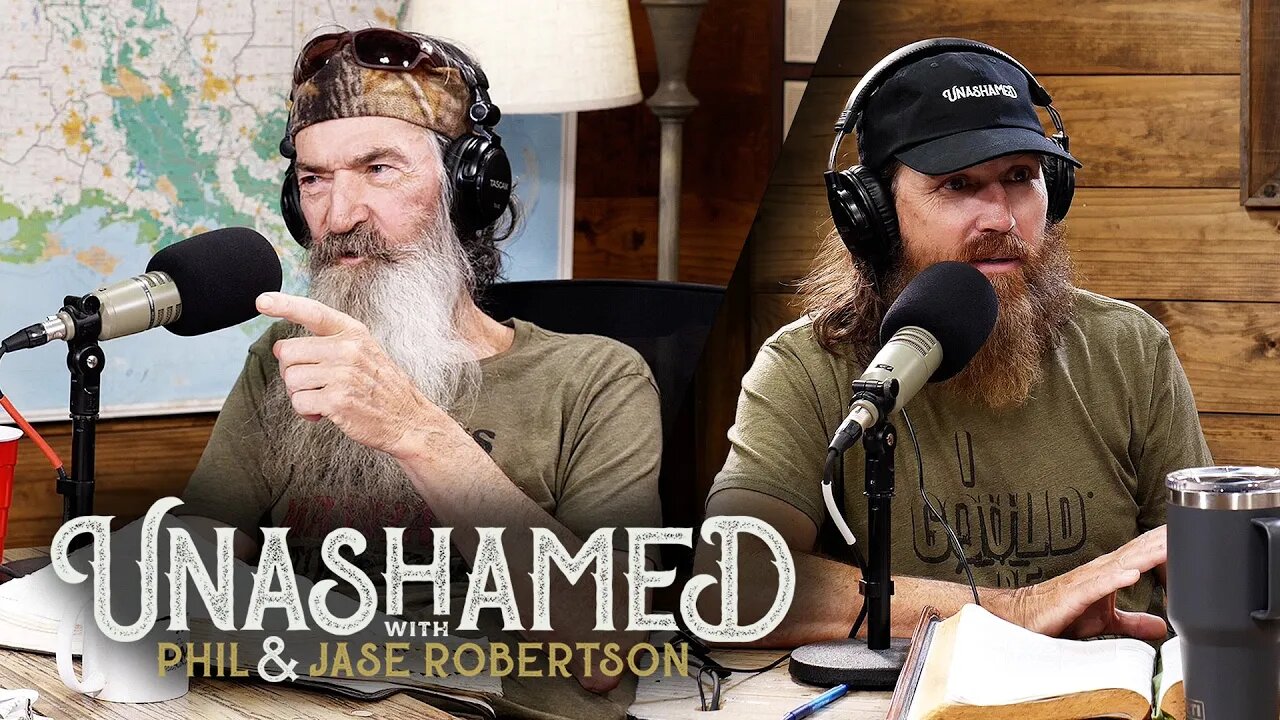 Phil Has Seen ‘Dumb & Dumber’ Apparently & Jase’s Dream Turned Movie Idea | Ep 697