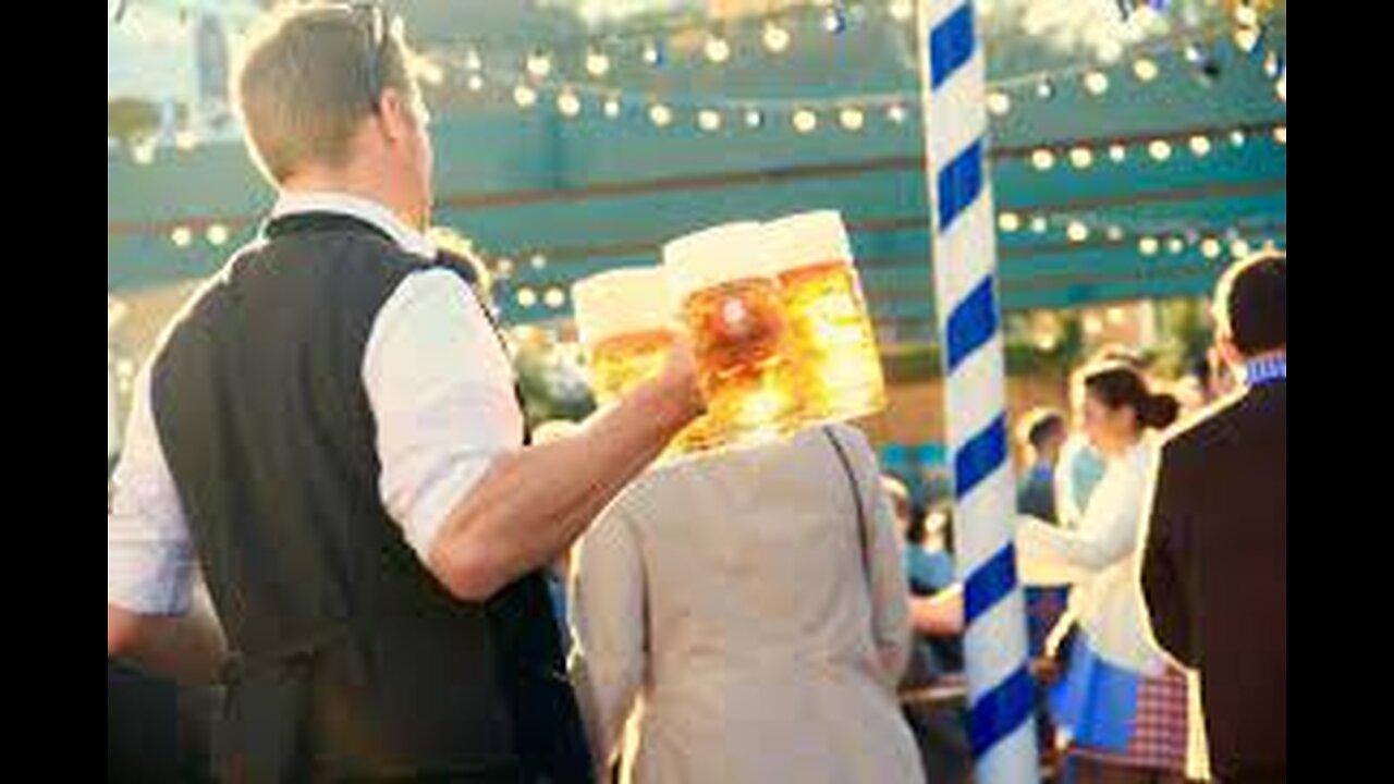 🇩🇪 33rd Annual Sugar Mountain Ski Resort Oktoberfest 🍺 Mt peak is 5,236 feet. It was 49° today.