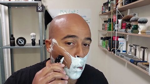 ASMR TOP Shave, TOP Sandalwood Løthur Grooming LØNNY SET & SHE Brush. SUPPORT CALM - IN Description