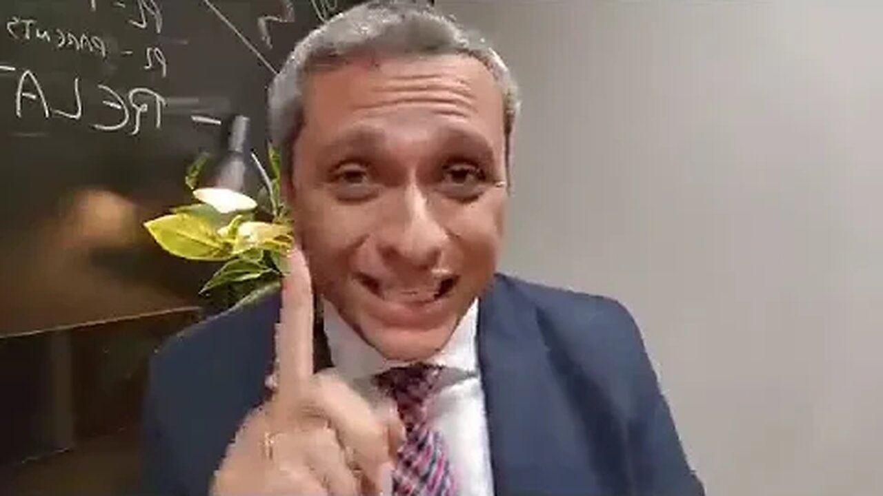 Gustavo Gayer rebate professor militante e mídia prost