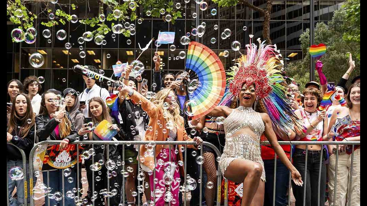 Pro-Hamas Protesters Clash With Philly 'Pride Parade' in 'Straight Into My Veins' Moment