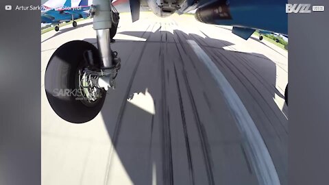 GoPro mostra acrobacias radicais de avião à jato