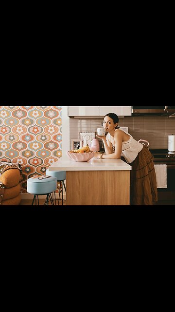 wellcome to my Home Iris Apatow