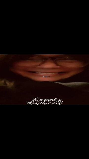 Valerie Bertinelli celebrates divorce!