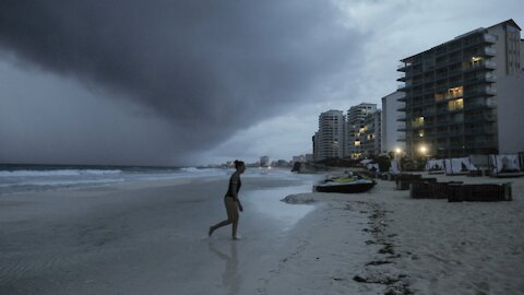 Zeta Makes Landfall On Mexico's Yucatan Peninsula