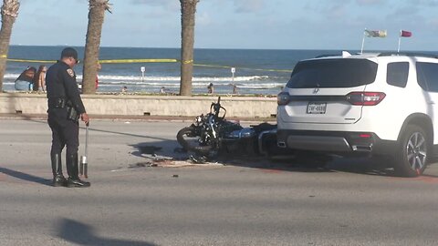 Motorcyclist dies after colliding with vehicle along Seawall Boulevard in Galveston