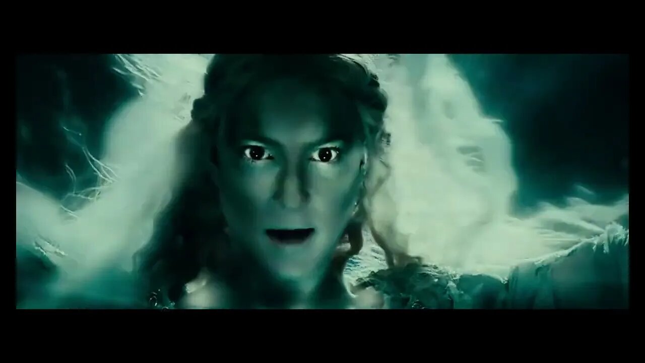 That lady's got some bagage! | Lord of The Rings