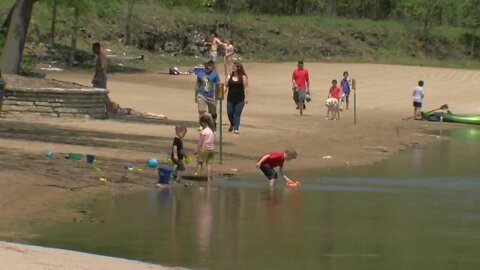 Families throughout Milwaukee spend Memorial Day outside