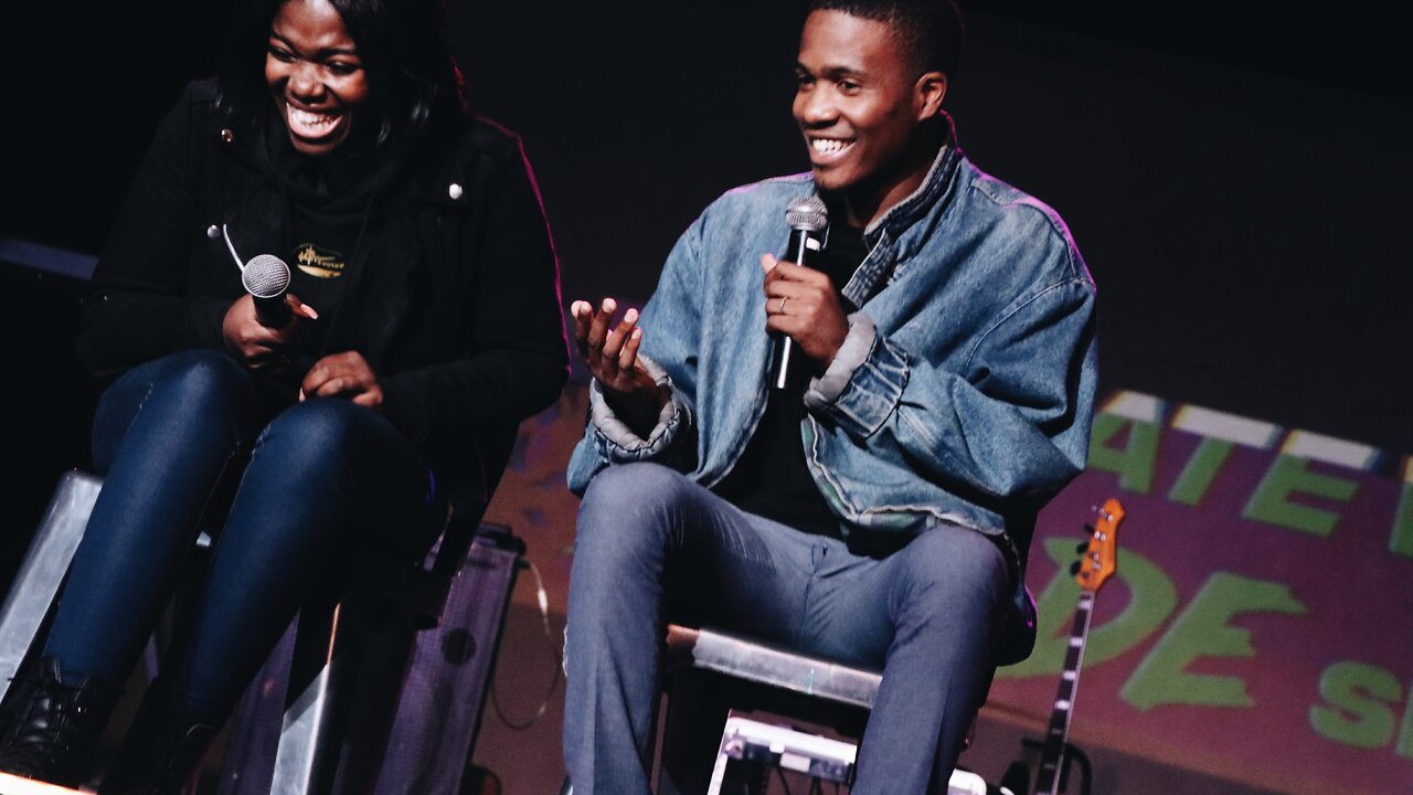 The Late Late Shade Show[ENTERTAINMENT]