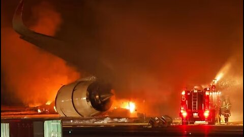 Japan Airlines flight explodes on landing in Tokyo😳😳 #Flightexplodes