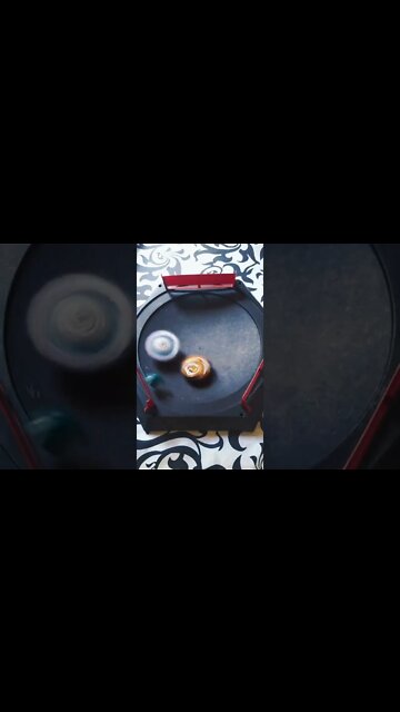 batalha de beyblade fafnir vs longinus (a batalha mais rapida da historia😂)