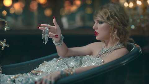 Taylor_Swift_-_Look_What_You_Made_Me_Do(1080p)