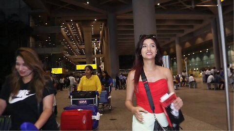 Koi Sehri Babu Song Fame Divya Agarwal Spotted At Airport 😍🔥📸✈️