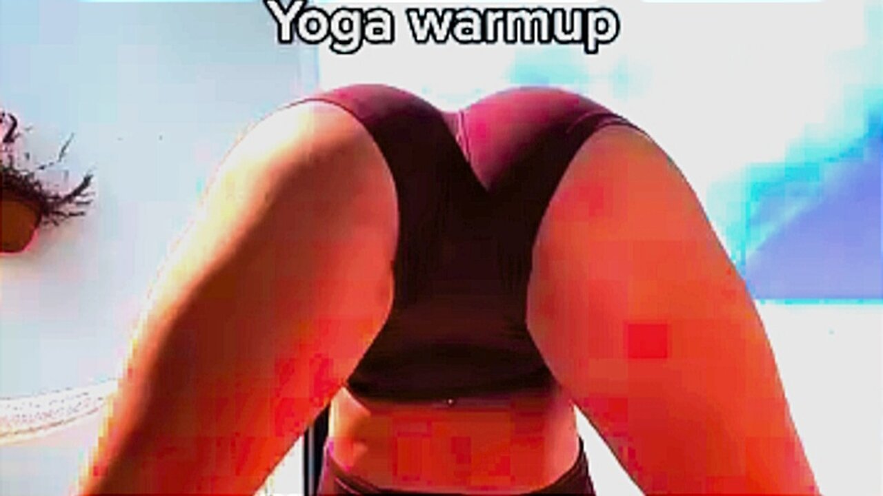 She likes yoga. 🌹😋