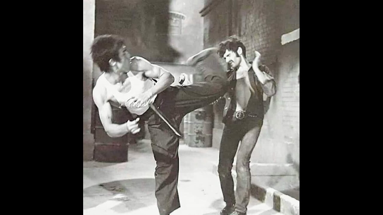 Cross kick Studio Films Bruce Lee Way of the Dragon