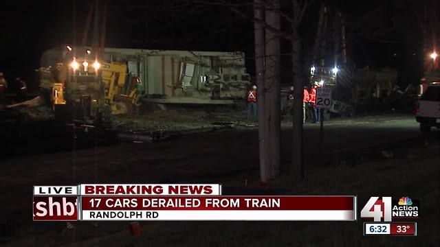 17 Train cars derail in Clay County