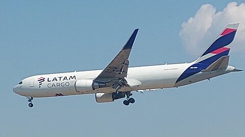 Embraer 190 Conviasa coming from Puerto Ordaz,Boeing 767-300ERF PR-ACO from Recife to Manaus