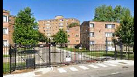 Walking by a rare calm Sunday Afternoon in notorious O'block(The most dangerous hood in Chicago)