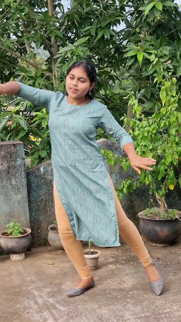 new hindi song _ naino balone new hindi dance