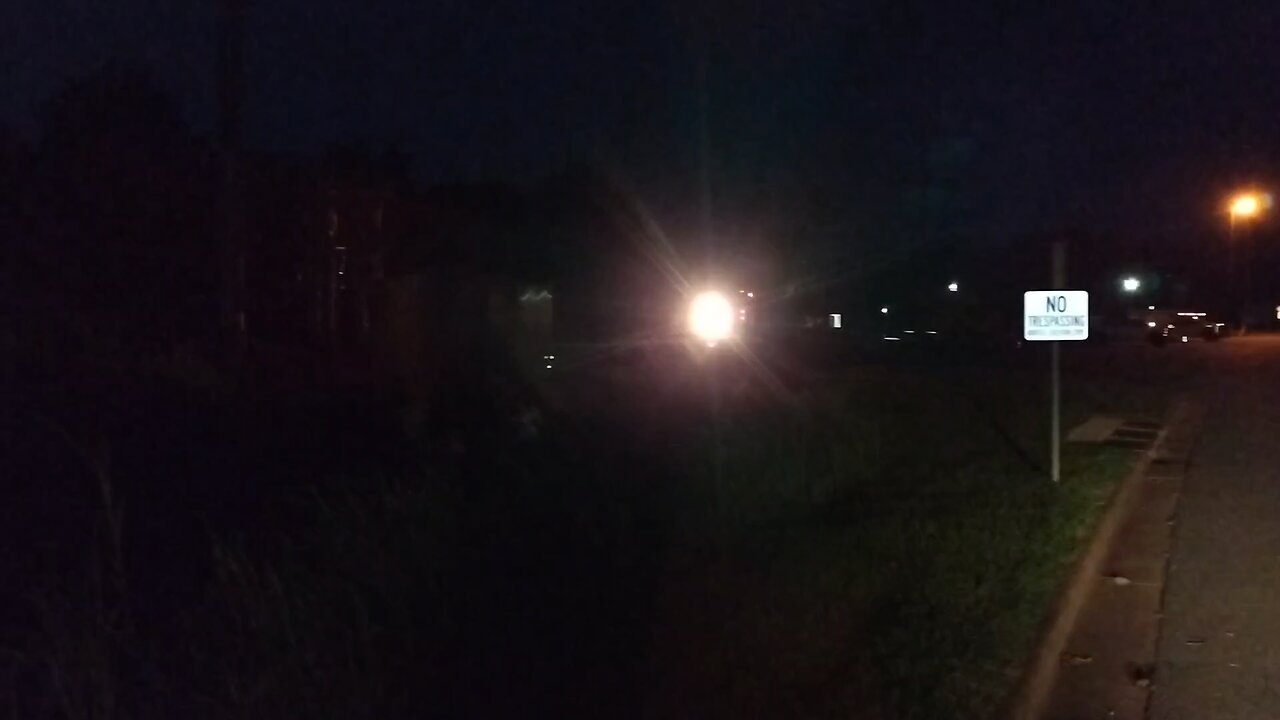 Westbound Norfolk Southern pulling empty intermodal cars