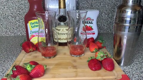 STRAWBERRY HENNY BETTER THAN TGI FRIDAYS STRONG DRINKCOCKTAILS ALCOHOLIC BEVERAGES 1