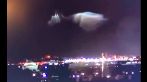 MYSTERY Cloud APPEARS Above the White House