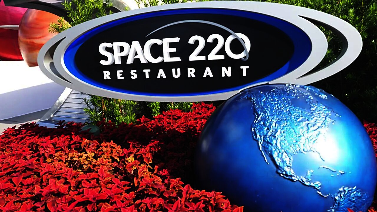 Eating in Outerspace! Space 220 and catching Epcot's Harmonious Show