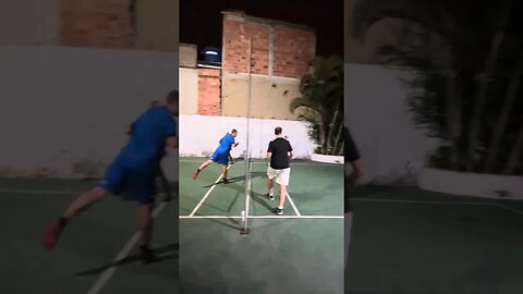 Bom lance no futetênis! #futebol #futevôlei #futmesa