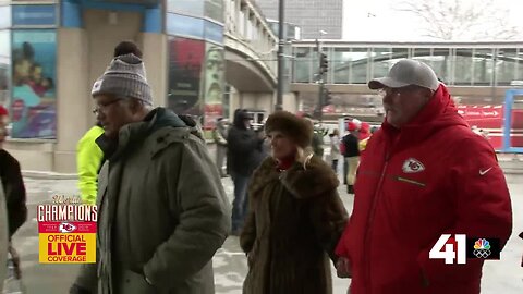 Chiefs' Clark Hunt, Andy Reid arrive at Union Station