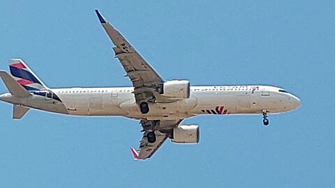 Airbus A321NEO PS-LBK coming from Guarulhos and Airbus A321NEO PS-LBA from São Luís do Maranhão to