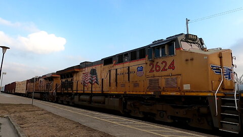 CN 5701 CN 2233 UP 2624 & UP 7714 Engines Manifest Train In Ontario