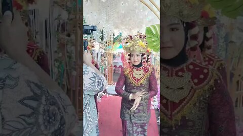 Pengantin Adat Palembang Memasuki Pelaminan di iringi Para Penari #shorts #short #shortvideo