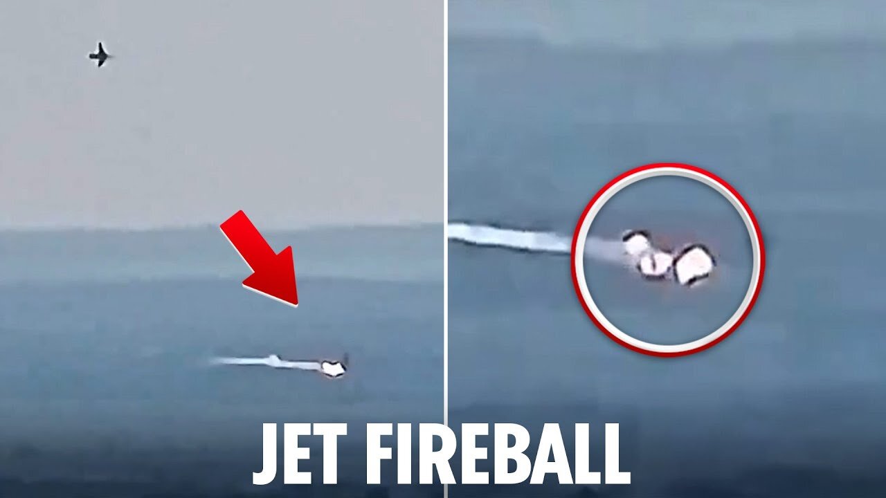 Dramatic moment Putin's fighter jet is blasted out of sky by Ukrainian air defences